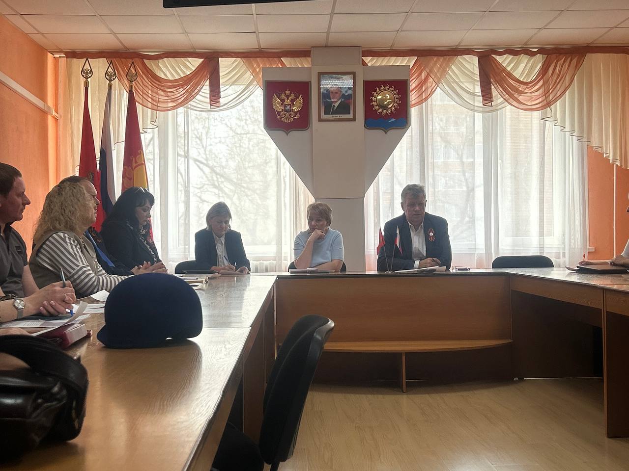 Большой сбор перед «генеральной уборкой» в городе.