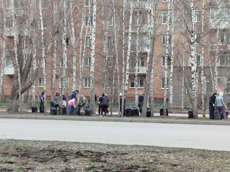 В г. Назарово стартовал двухмесячник по благоустройству. В г. Назарово стартовал двухмесячник по благоустройству.